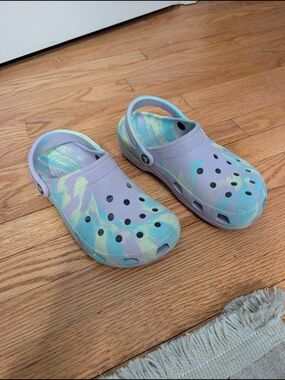 CROCS Tie-Dye Clog in Lavender and Pastel Multicolor